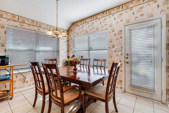 6873 Shoreway Drive, Grand Prairie, TX 75054