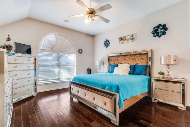 6873 Shoreway Drive, Grand Prairie, TX 75054