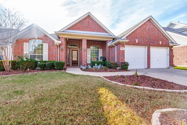 6873 Shoreway Drive, Grand Prairie, TX 75054