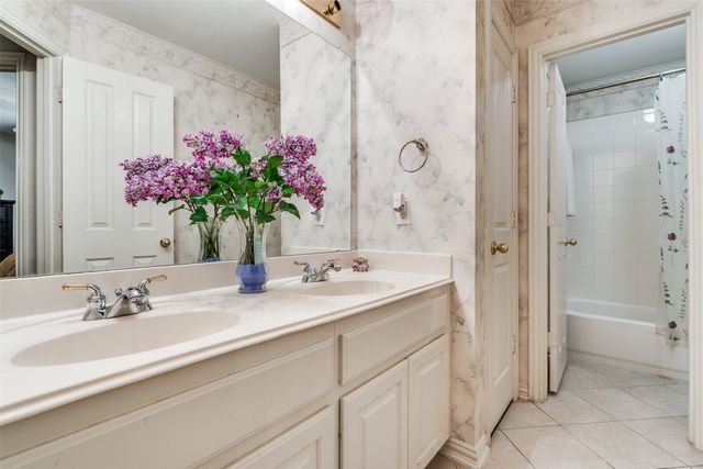 6873 Shoreway Drive, Grand Prairie, TX 75054