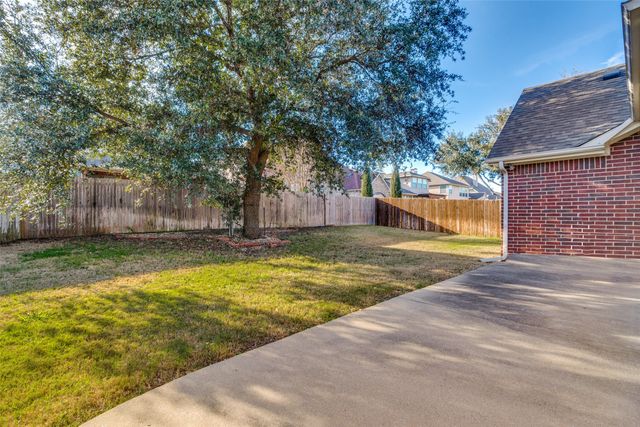 6873 Shoreway Drive, Grand Prairie, TX 75054