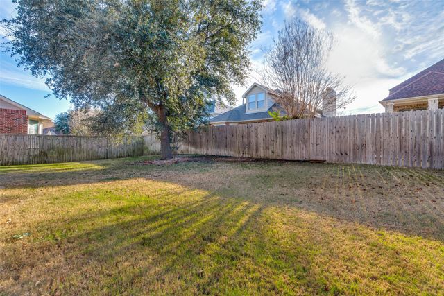 6873 Shoreway Drive, Grand Prairie, TX 75054