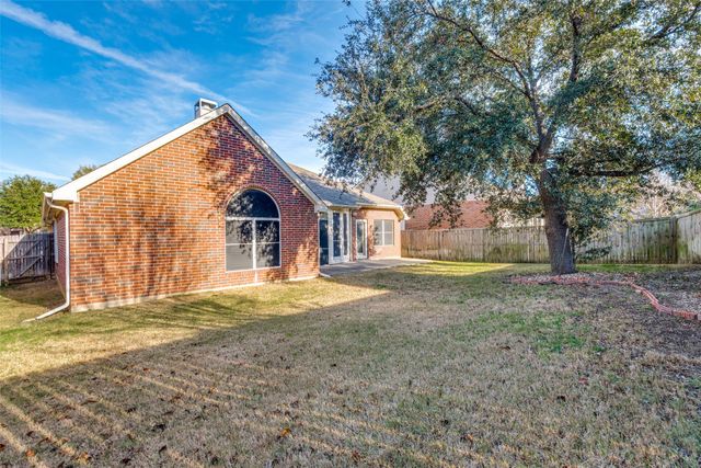 6873 Shoreway Drive, Grand Prairie, TX 75054