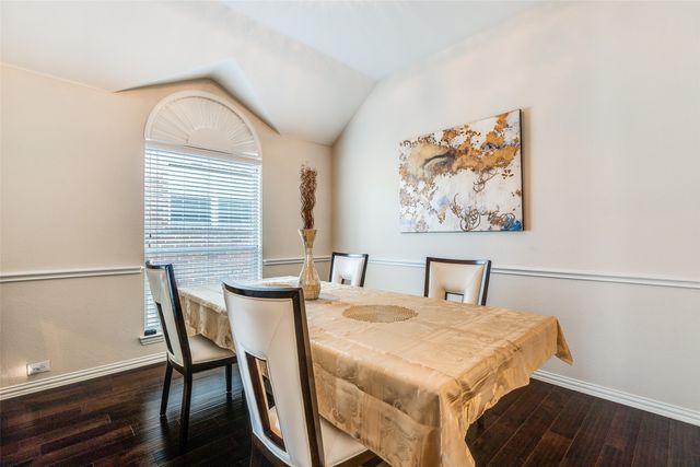 6873 Shoreway Drive, Grand Prairie, TX 75054