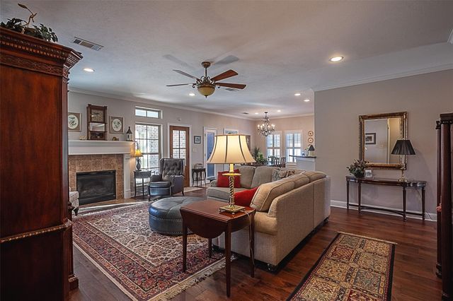 7795 Windchase Drive, Beaumont, TX 77713