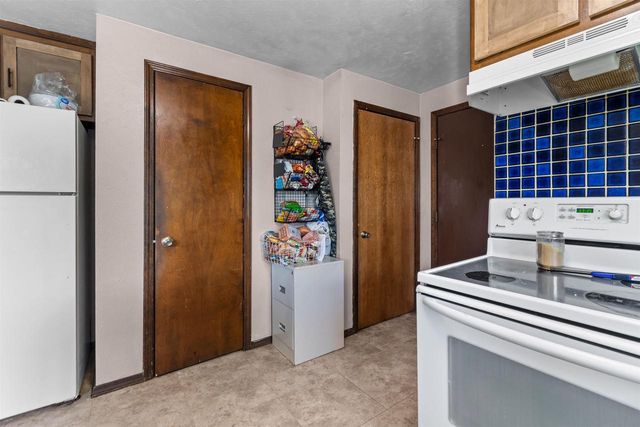 2401 E CALUMET STREET, Appleton, WI 54915