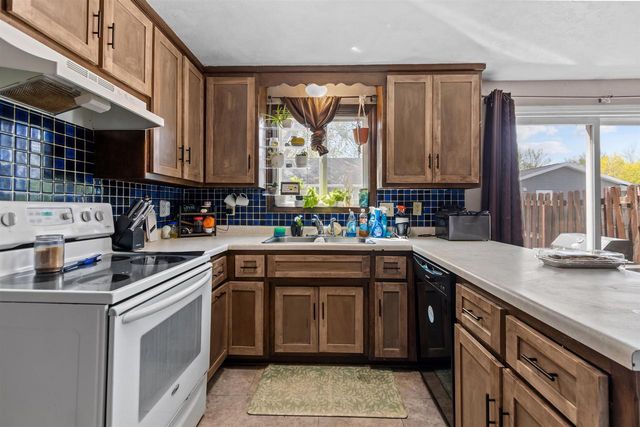 2401 E CALUMET STREET, Appleton, WI 54915
