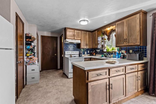 2401 E CALUMET STREET, Appleton, WI 54915