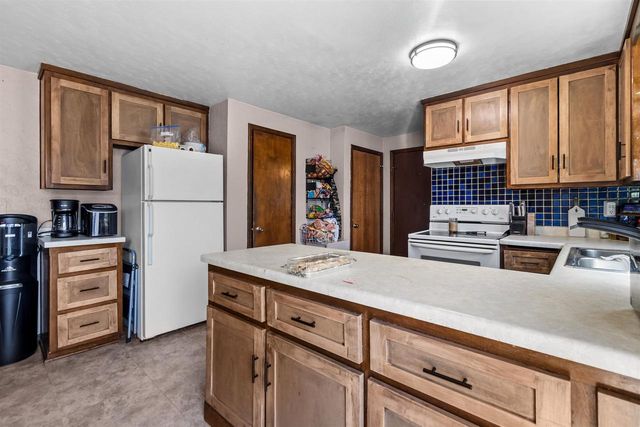 2401 E CALUMET STREET, Appleton, WI 54915