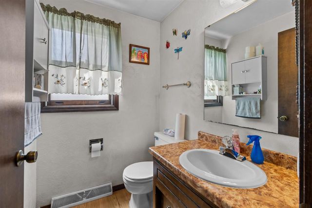 2401 E CALUMET STREET, Appleton, WI 54915