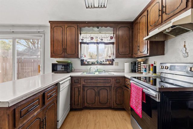 2401 E CALUMET STREET, Appleton, WI 54915