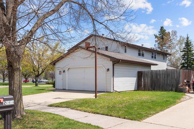2401 E CALUMET STREET, Appleton, WI 54915