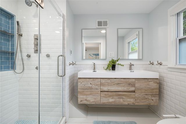 1 Gladridge Drive, East Greenwich, RI 02818