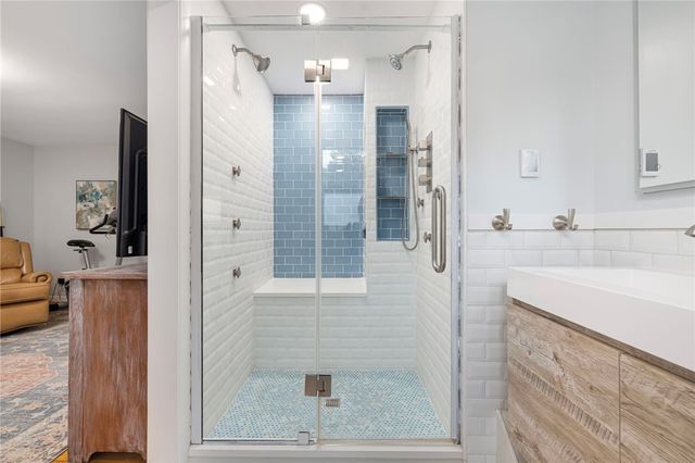 1 Gladridge Drive, East Greenwich, RI 02818