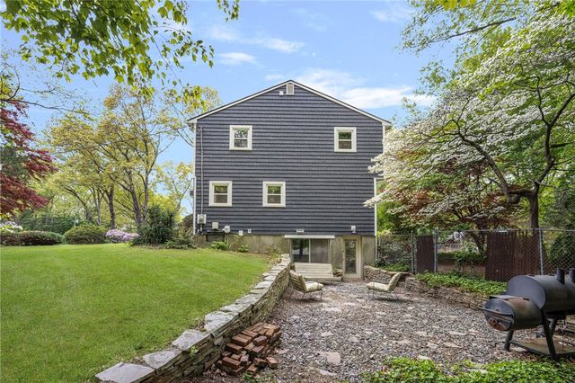 1 Gladridge Drive, East Greenwich, RI 02818