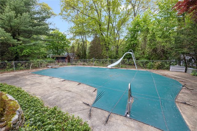 1 Gladridge Drive, East Greenwich, RI 02818