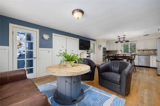 1 Gladridge Drive, East Greenwich, RI 02818