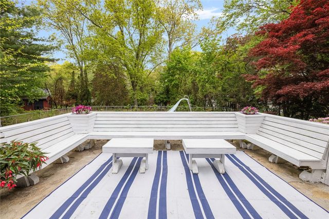 1 Gladridge Drive, East Greenwich, RI 02818