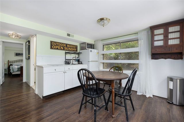 1 Gladridge Drive, East Greenwich, RI 02818
