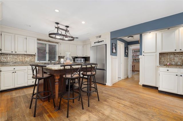 1 Gladridge Drive, East Greenwich, RI 02818