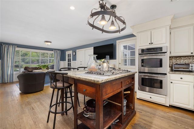 1 Gladridge Drive, East Greenwich, RI 02818