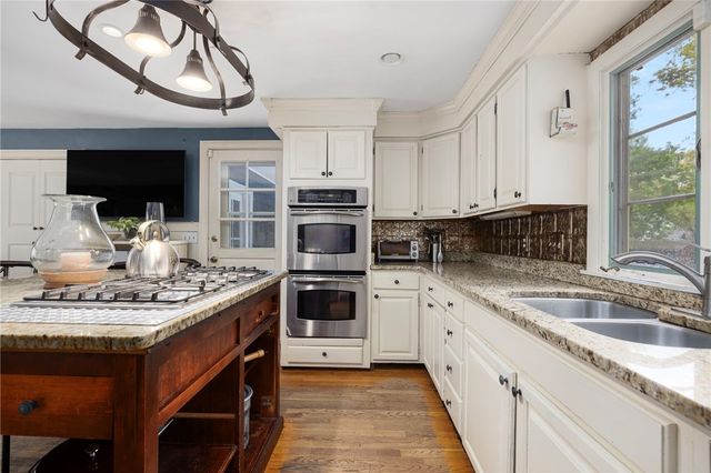 1 Gladridge Drive, East Greenwich, RI 02818