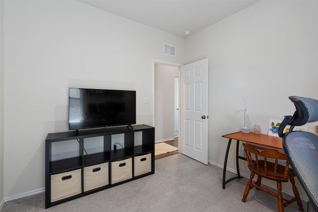 715 Papaya DR, Buda, TX 78610