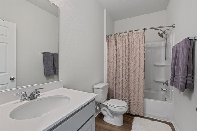 715 Papaya DR, Buda, TX 78610