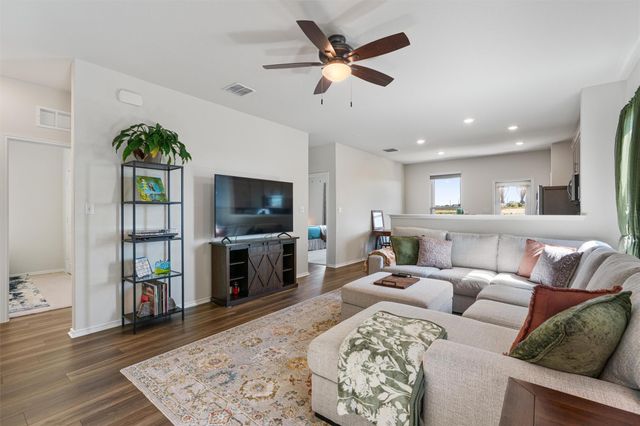 715 Papaya DR, Buda, TX 78610