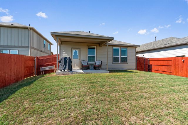 715 Papaya DR, Buda, TX 78610