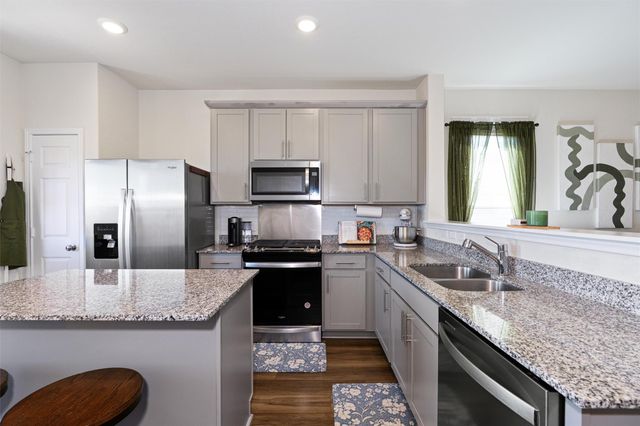 715 Papaya DR, Buda, TX 78610