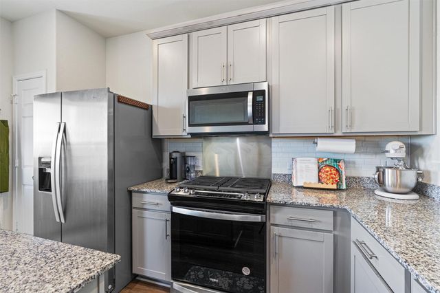 715 Papaya DR, Buda, TX 78610