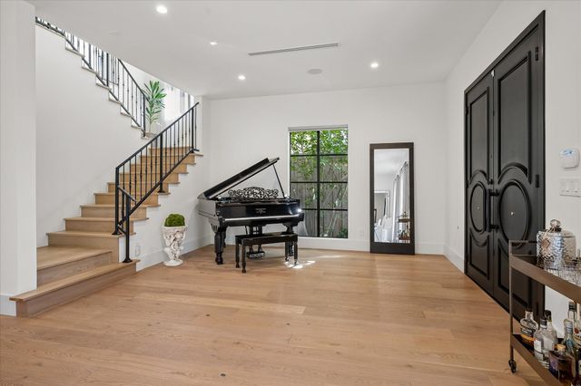 5447 Richmond Avenue, Dallas, TX 75206