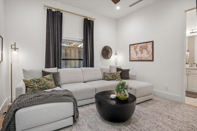 5447 Richmond Avenue, Dallas, TX 75206