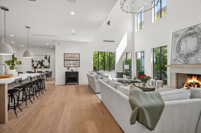 5447 Richmond Avenue, Dallas, TX 75206