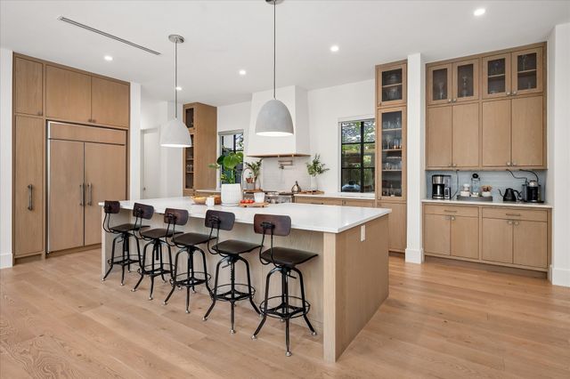 5447 Richmond Avenue, Dallas, TX 75206