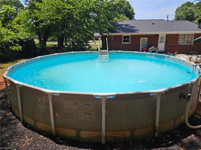 5710 Friendswood Drive, Greensboro, NC 27409