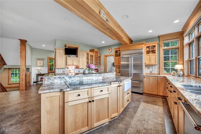 10360 Sawmill Drive, Chardon, OH 44024