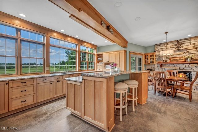 10360 Sawmill Drive, Chardon, OH 44024