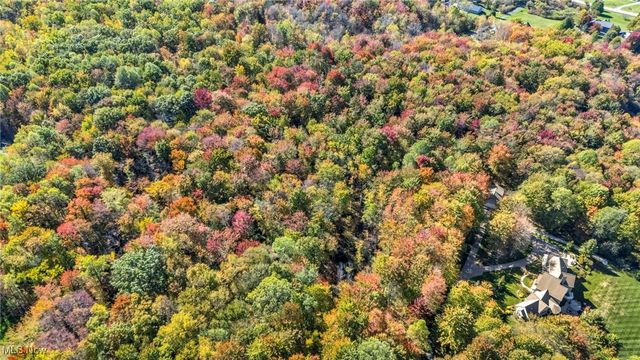 10360 Sawmill Drive, Chardon, OH 44024