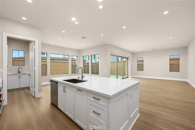 206 Mistwater, Irvine, CA 92618