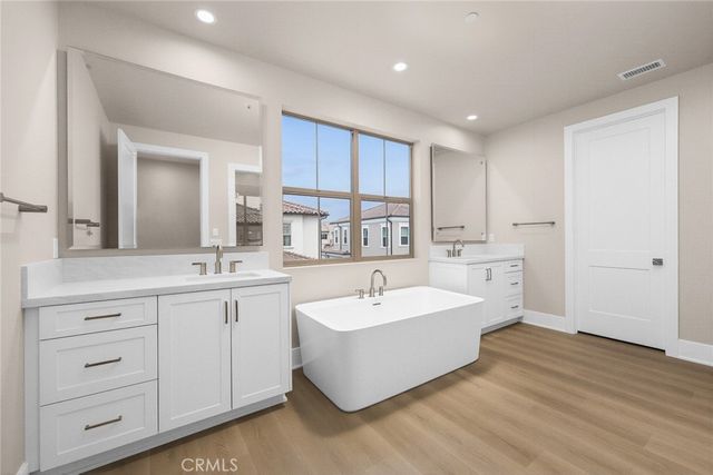 206 Mistwater, Irvine, CA 92618