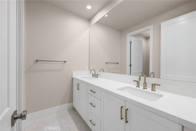 206 Mistwater, Irvine, CA 92618