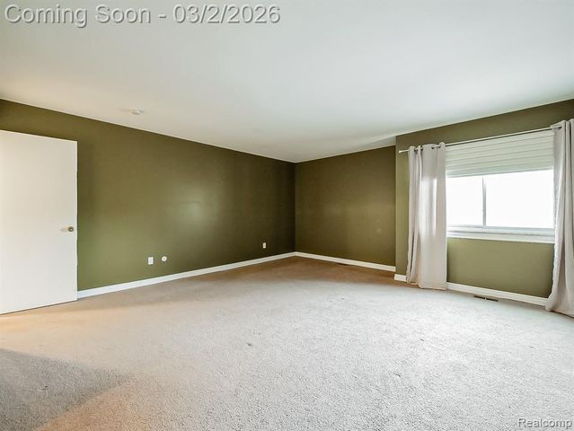 4411 Laurel Club Circle, West Bloomfield, MI 48323