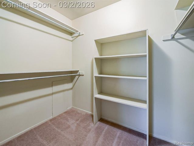 4411 Laurel Club Circle, West Bloomfield, MI 48323