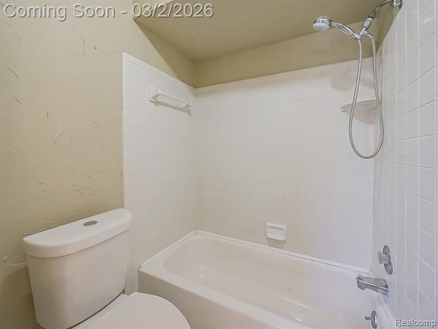 4411 Laurel Club Circle, West Bloomfield, MI 48323