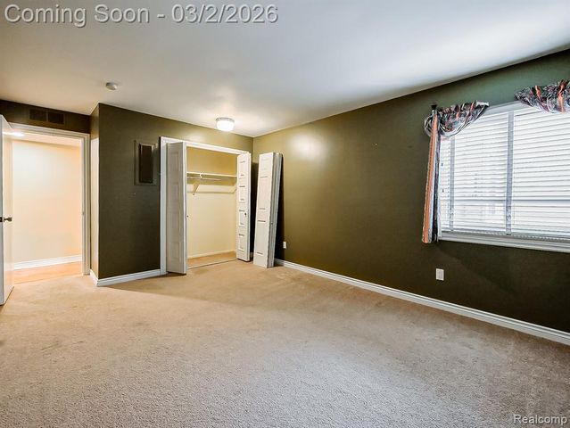 4411 Laurel Club Circle, West Bloomfield, MI 48323