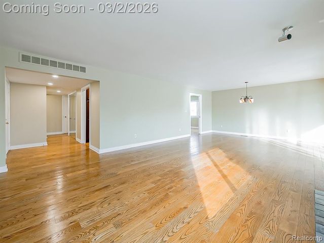 4411 Laurel Club Circle, West Bloomfield, MI 48323