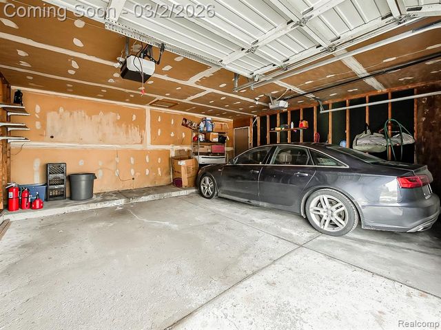 4411 Laurel Club Circle, West Bloomfield, MI 48323