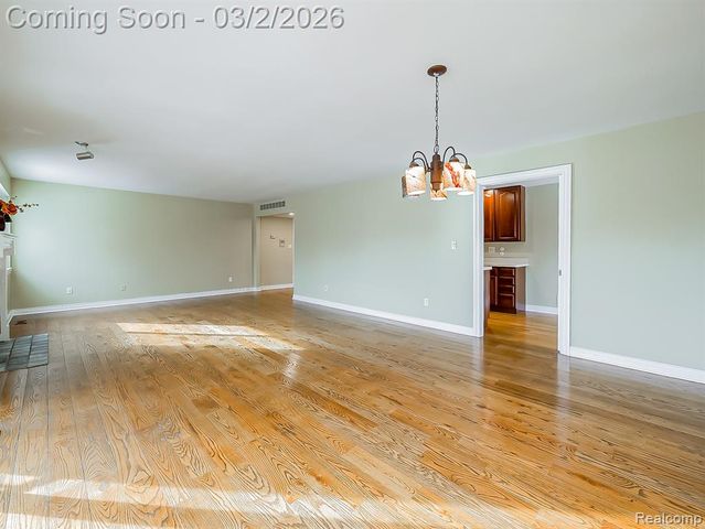 4411 Laurel Club Circle, West Bloomfield, MI 48323